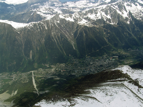 Valle-de-Chamonix-desde-lAiguille-du-Midi